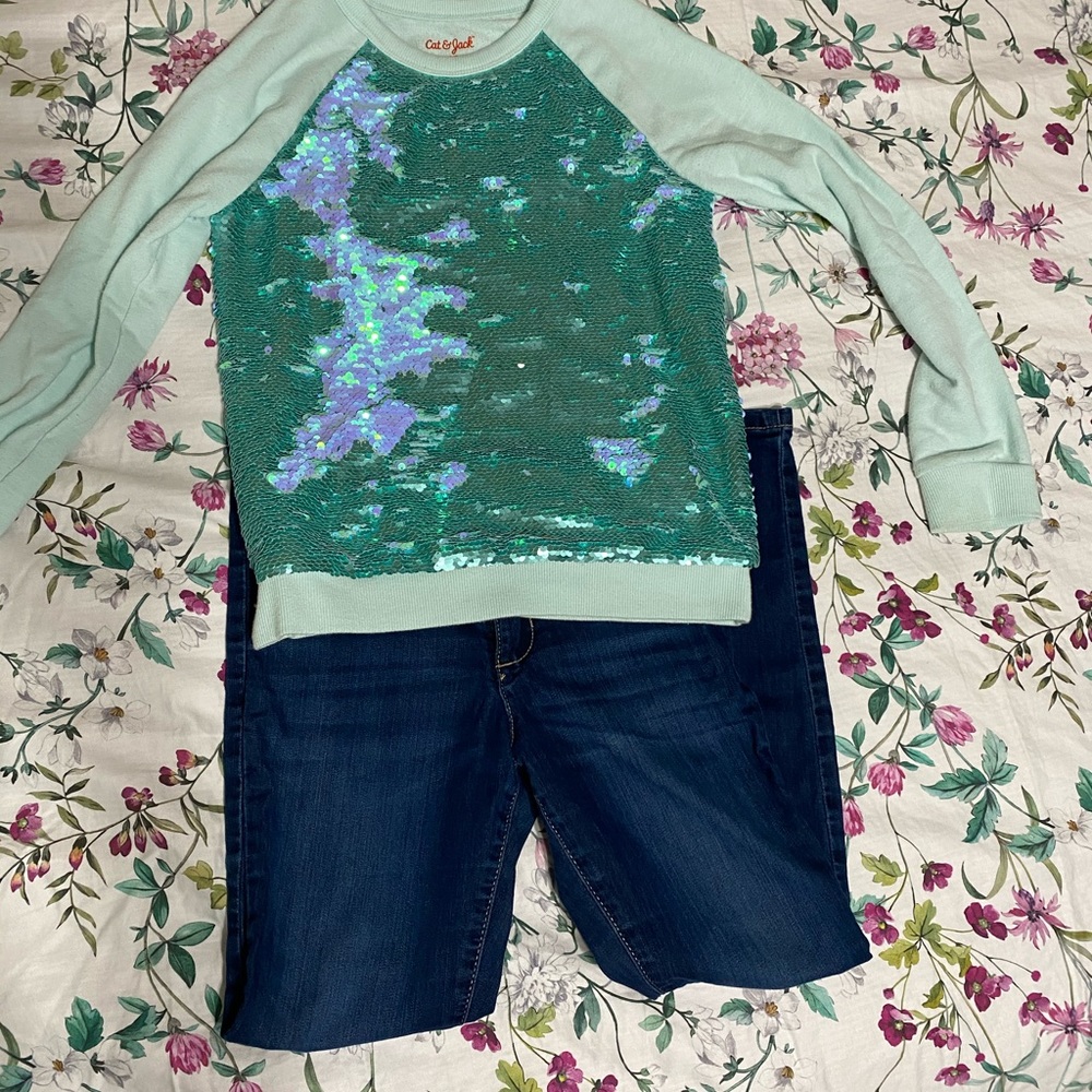 Jegging and sequin top